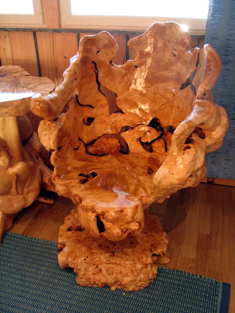 Burl arm chair, spinning