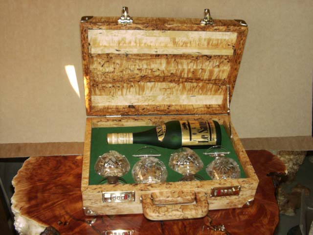 Curly birch briefcase